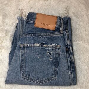 Moussy Vintage Distressed Women’s Jean Size 24” Button Up
